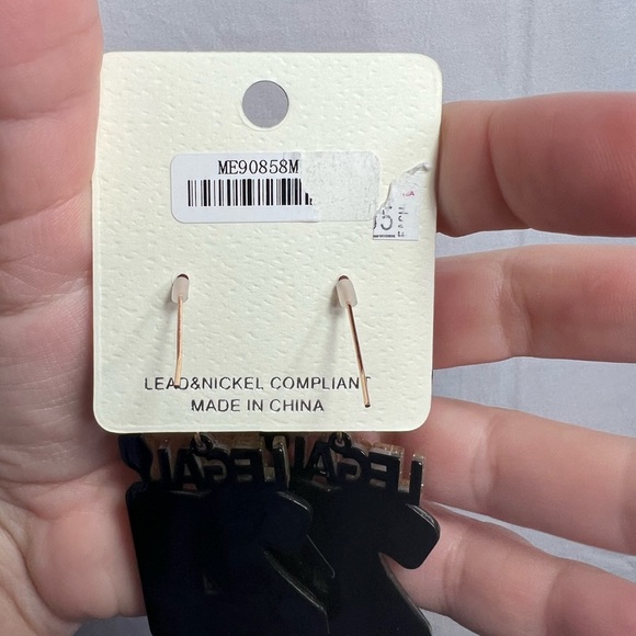 ITS Sense Fashion Dangle Earrings Finally Legal 21 NWT for pierced ears - Picture 6 of 6